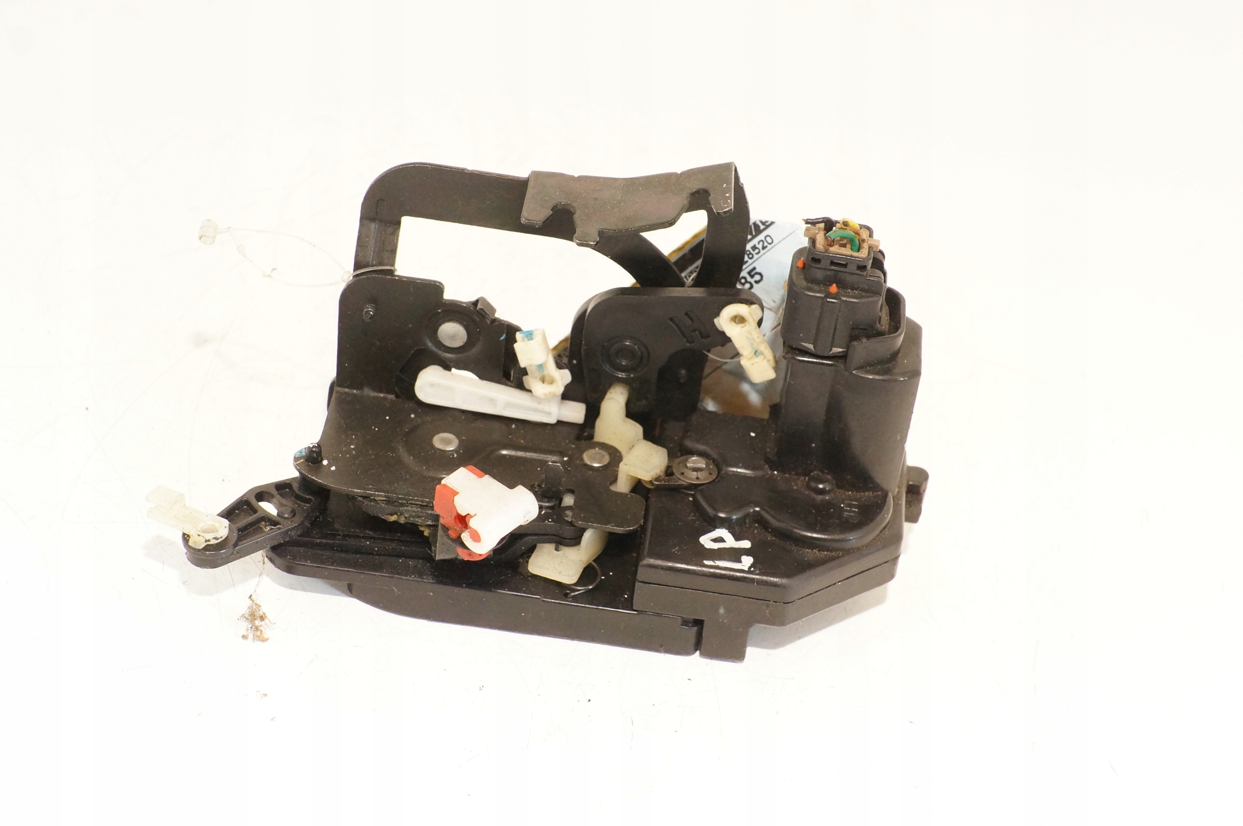 ZAMEK DRZWI LEWY PRZÓD SSANGYONG RODIUS 4PIN EU