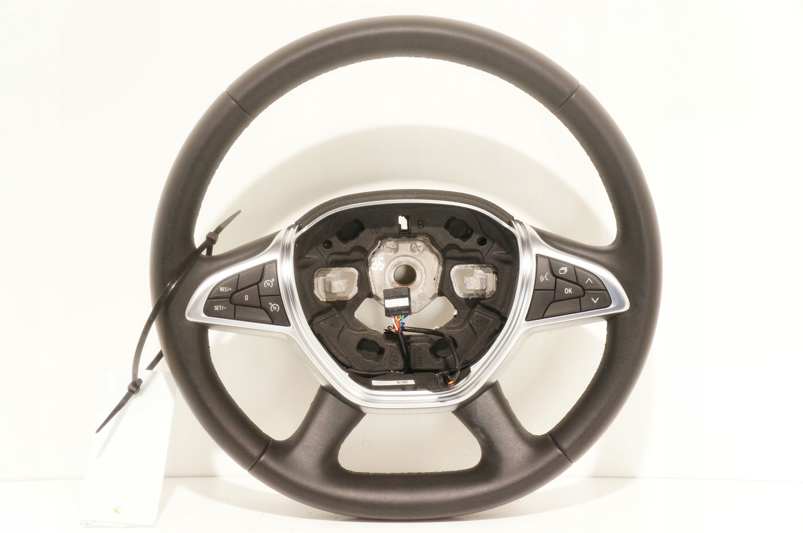 KIEROWNICA SKÓRA DACIA SANDERO III 484004420R