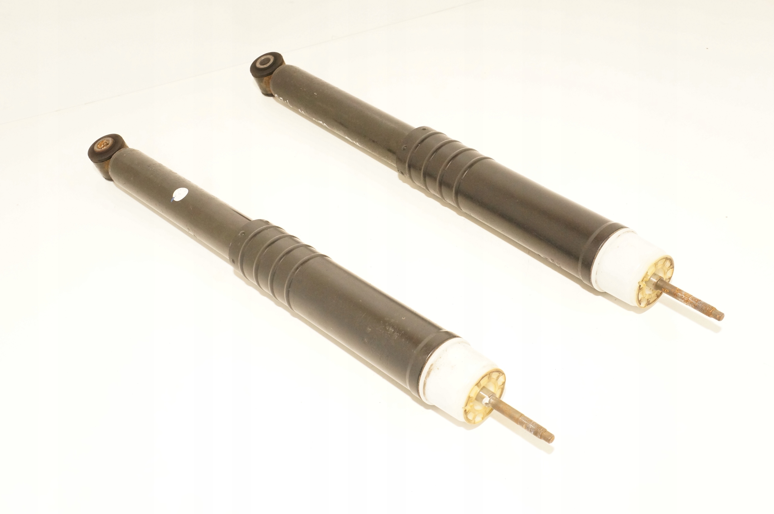 AMORTYZATORY TYŁ RENAULT CLIO IV 562109815R KPL