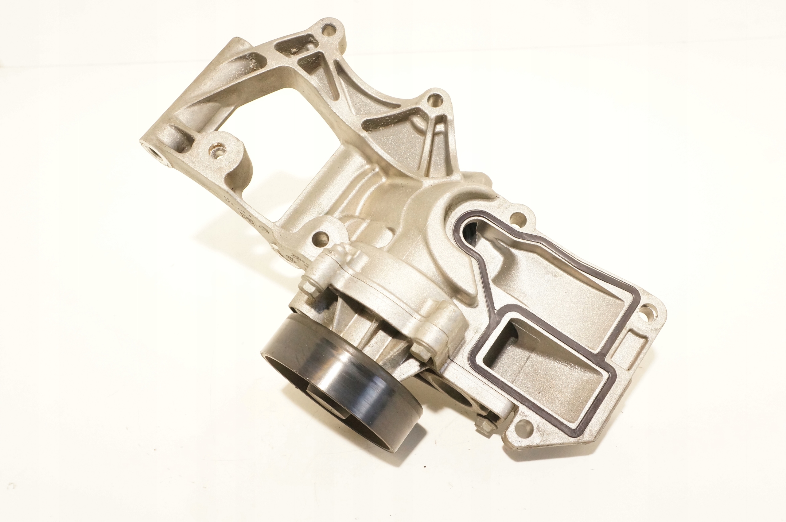 ŁAPA POMPA WODY BMW F20 MINI 1,5 1,6D B37 8511323