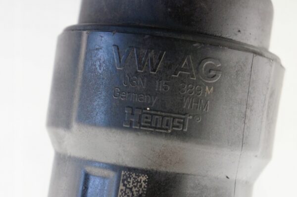 PODSTAWA FILTRA OLEJU A4 B9 A5 2,0TDI 03N115389M