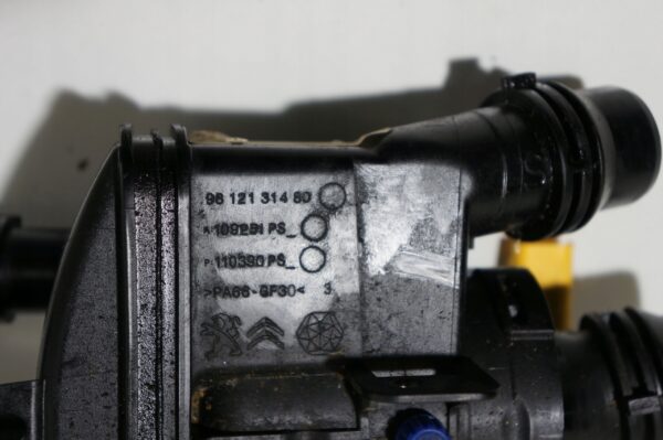 OBUDOWA TERMOSTATU CITROEN 308 1,2 THP 9834388280