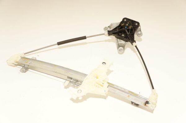 PODNOŚNIK SZYBY PRAWY TYŁ TOYOTA YARIS IV 4 20-23R