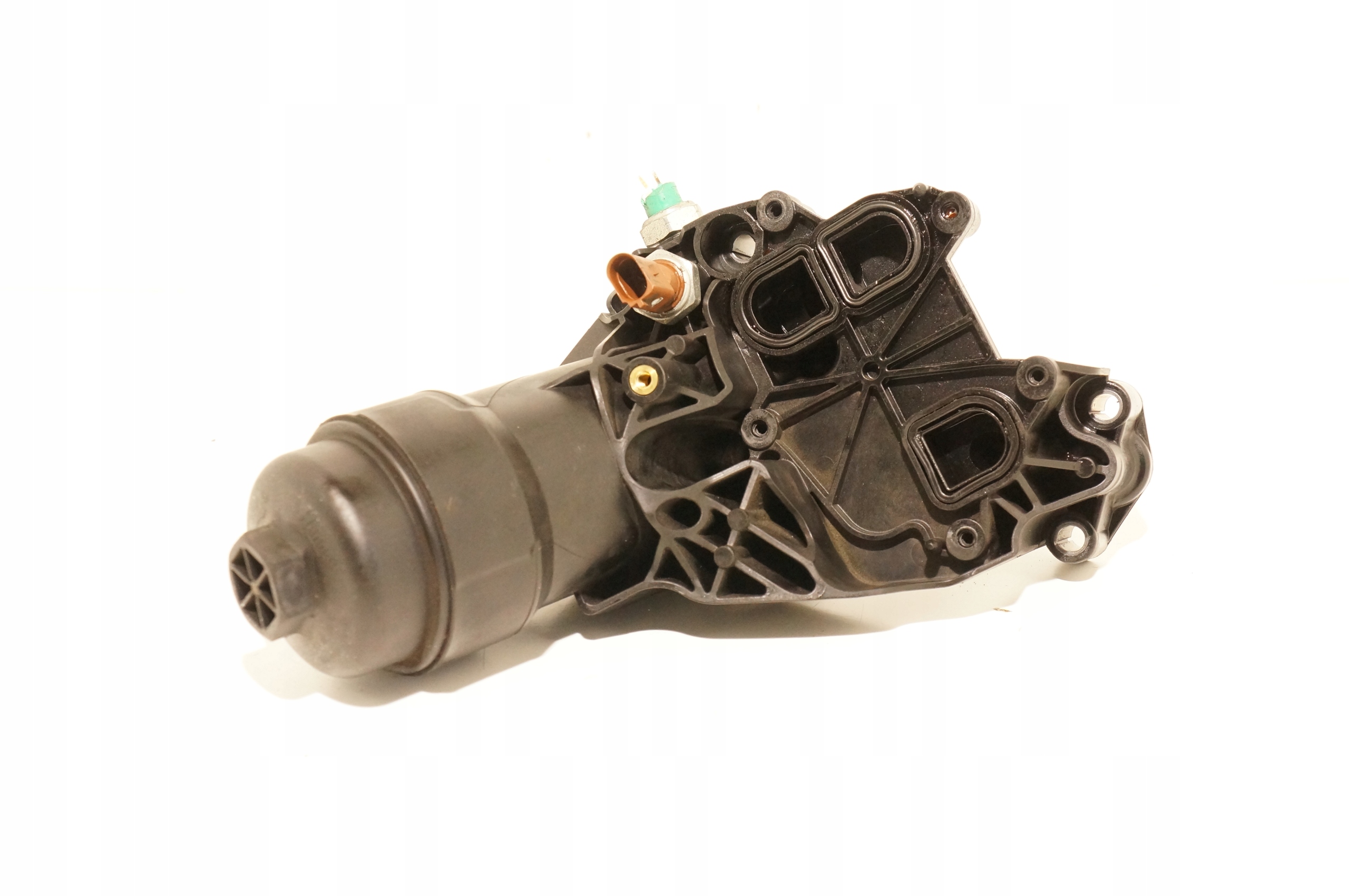 PODSTAWA FILTRA AUDI A5 A6 A5 2,0 TDI 03N115389J