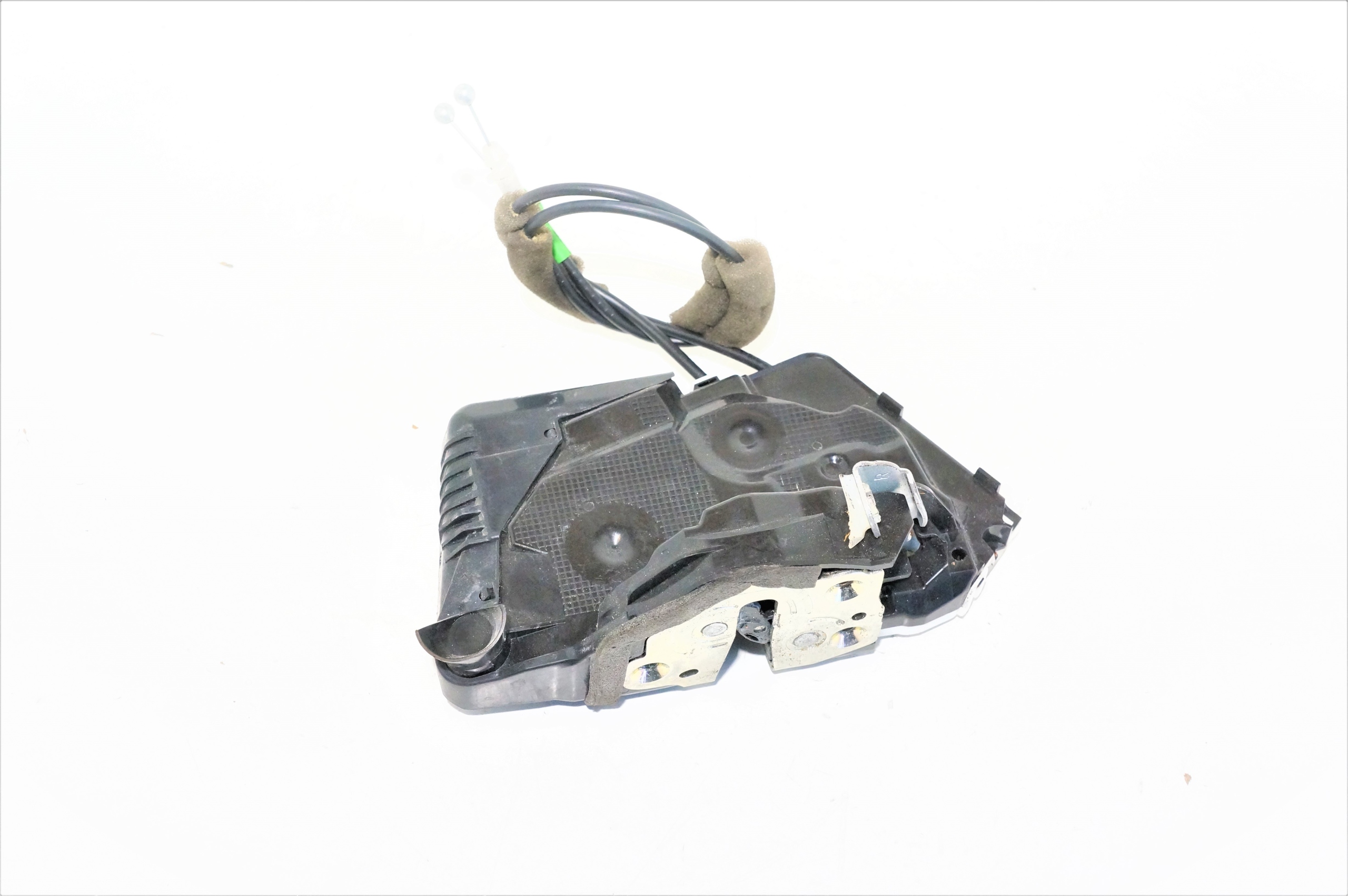 ZAMEK PRAWY PRZÓD TOYOTA YARIS IV 20-23R EU 6PIN