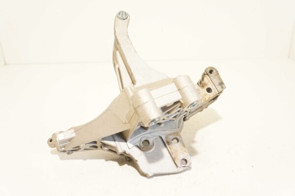 13236224385-696b503c39f7e ŁAPA ALTERNATORA FIAT 500 RENEGADE 1,4 T 55258549