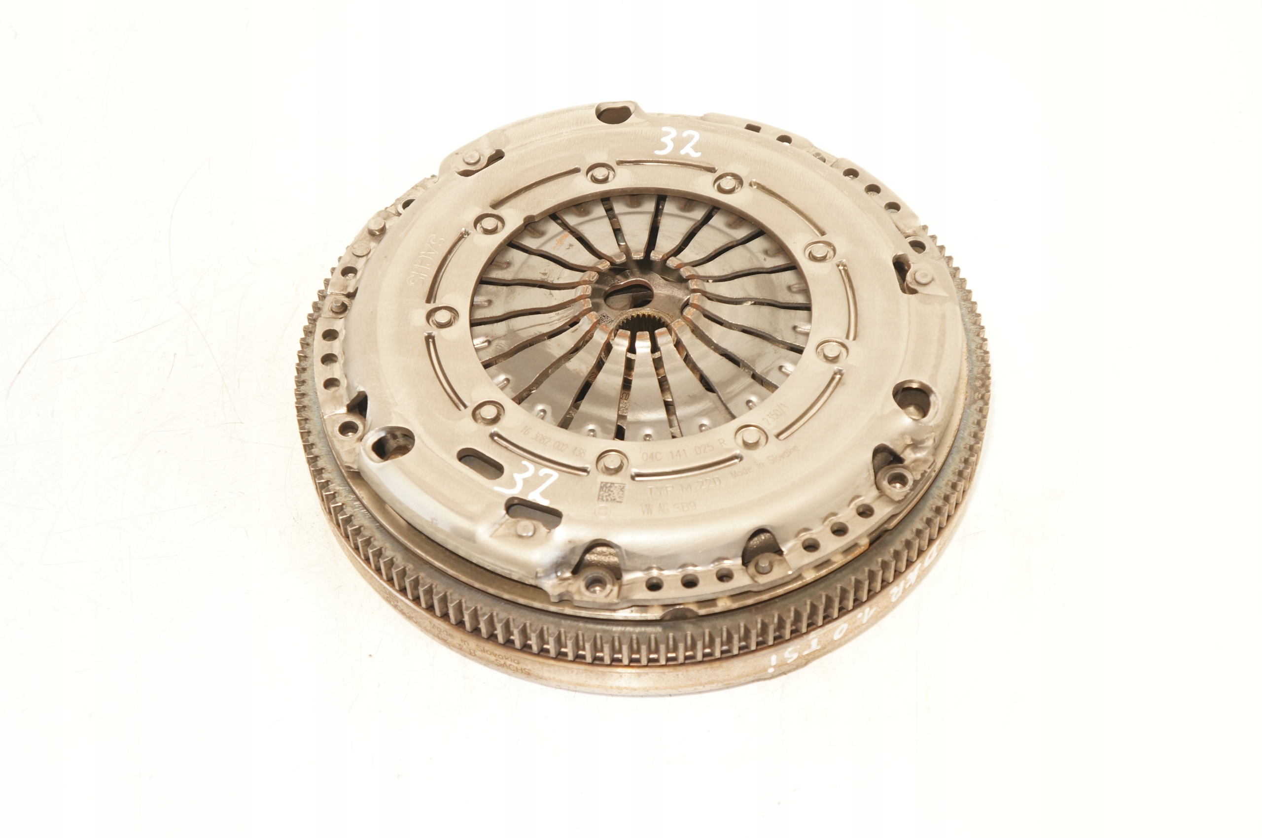 KOŁO DWUMASOWE VW GOLF T-ROC 1,0TSI 04C105266E KPL.