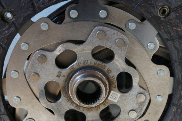 KOŁO DWUMASOWE VW GOLF T-ROC 1,0TSI 04C105266E KPL.