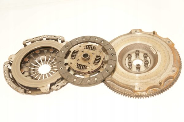 SPRZĘGŁO SZTYWNE FORD FIESTA MK7 1,1 CA6G-6375-CC