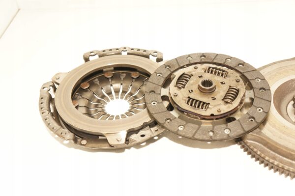 SPRZĘGŁO SZTYWNE FORD FIESTA MK7 1,1 CA6G-6375-CC