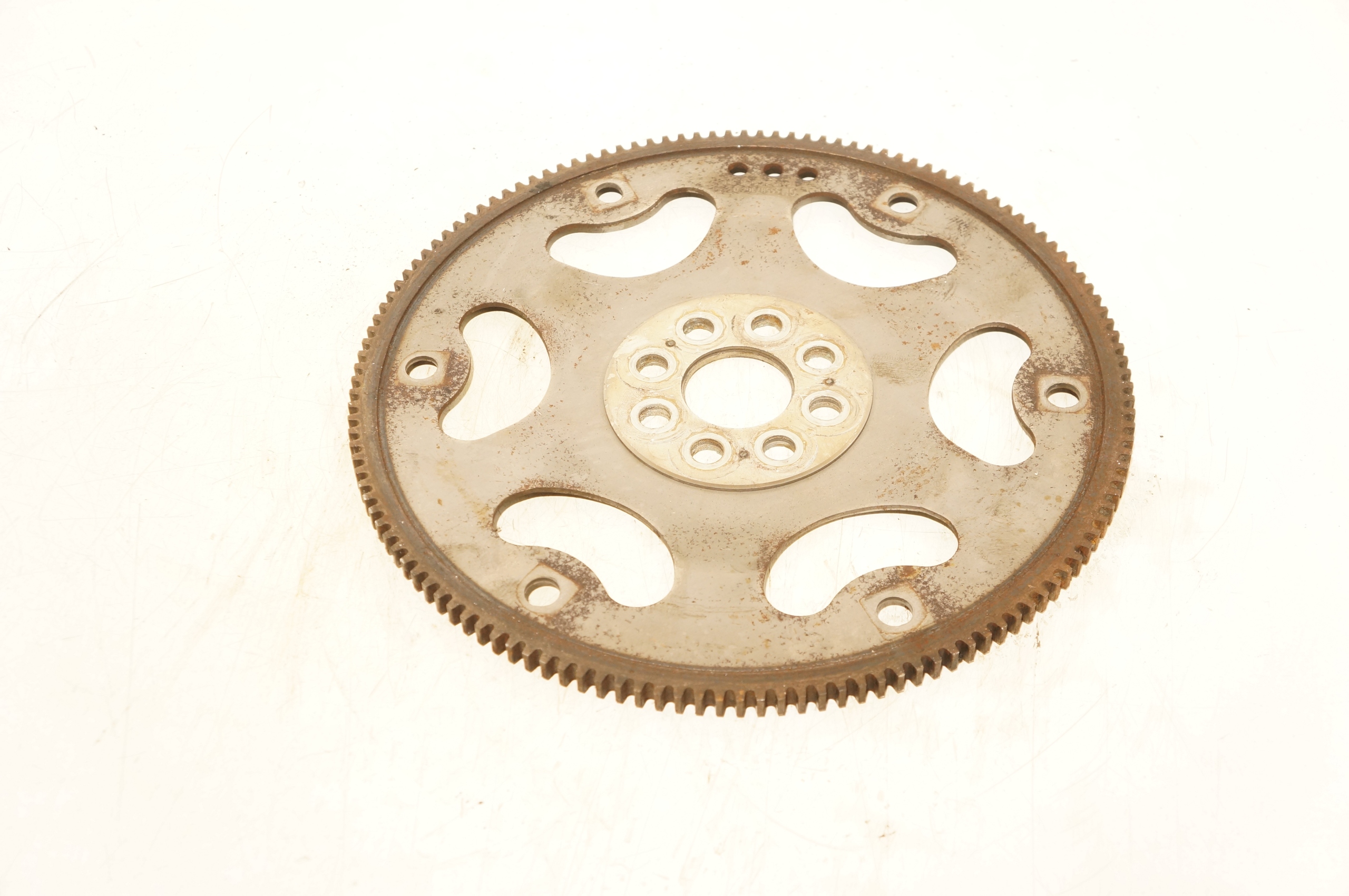 KOŁO ZAMACHOWE OPEL MOKKA 1,7 CDTI DTS 55587306