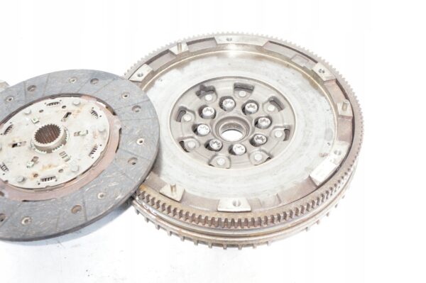 KOŁO DWUMASOWE MERCEDES W176 1,6 CGI A0262500501