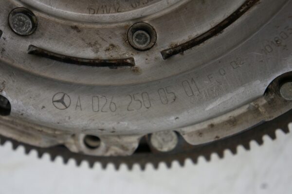 KOŁO DWUMASOWE MERCEDES W176 1,6 CGI A0262500501