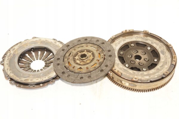 KOŁO DWUMASOWE ALFA FIAT 500 MITO 1,4 TB 55219390