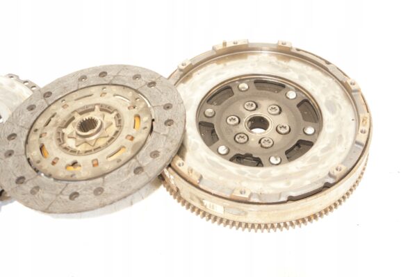 KOŁO DWUMASOWE ALFA FIAT 500 MITO 1,4 TB 55219390