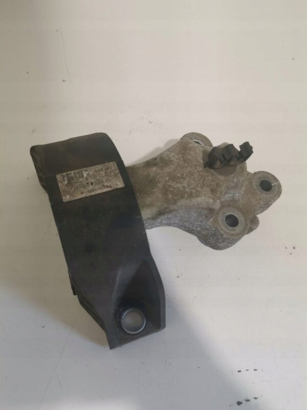 13505502628-696b4b0247d66 ŁAPA SILNIKA RENAULT CLIO IV 112843505R