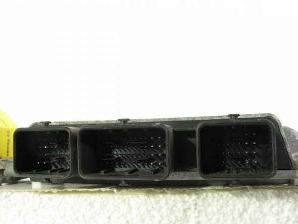 KOMPUTER SILNIKA RENAULT TWINGO II 1.2 8201076690