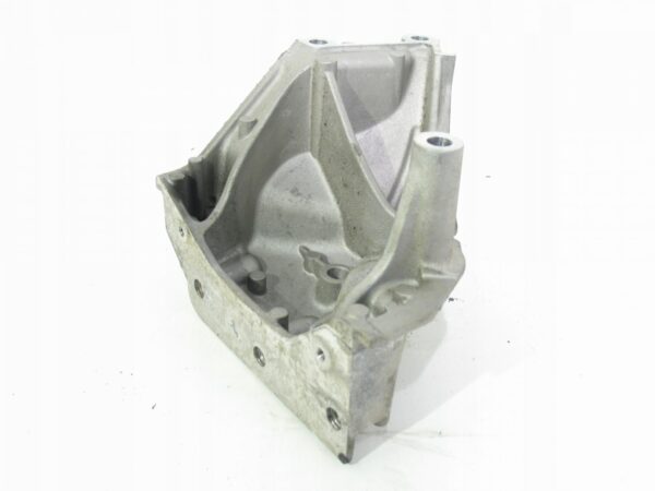 ŁAPA WSPORNIK POLO FABIA III 1.4 TDI CUS 04B199207