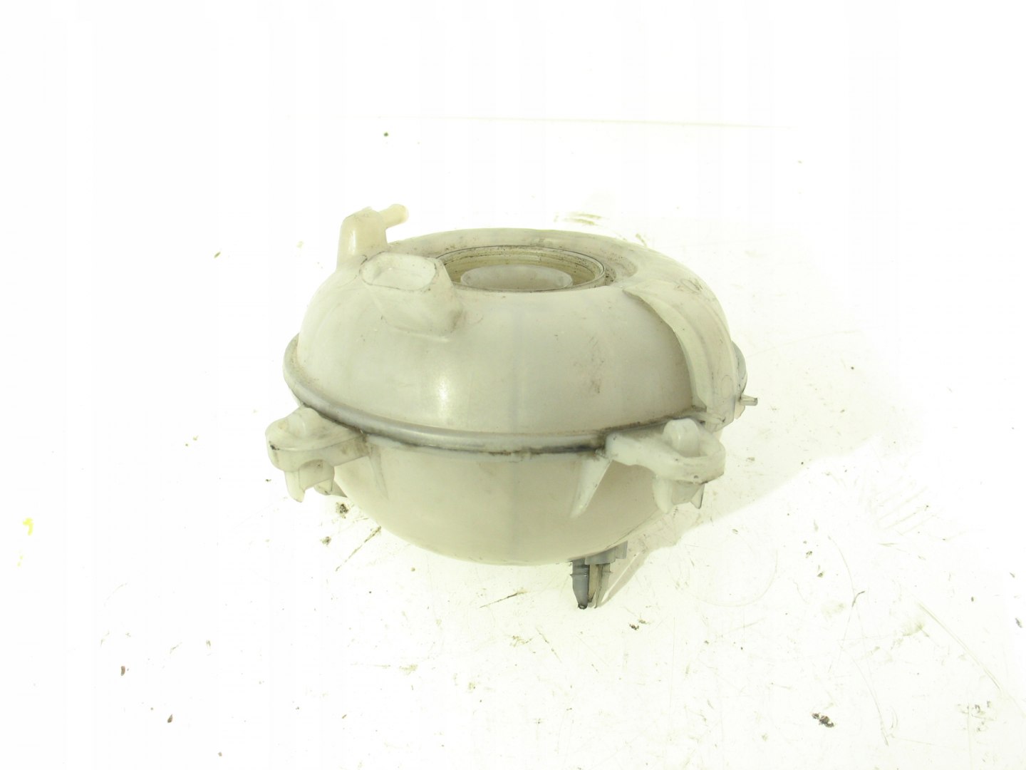 13505546934-696b46469f070 ZBIORNICZEK WYRÓWNAWCZY VW GOLF VII A3 5Q0121407D