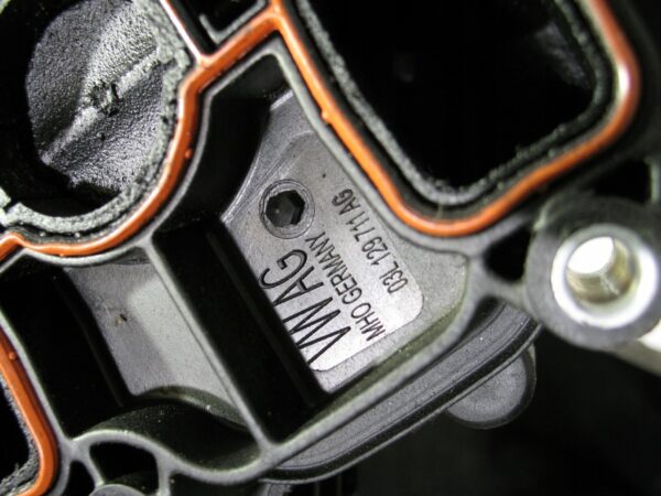 KOLEKTOR SSĄCY VW SKODA A6 C6 2.0 TDI 03L129711AG