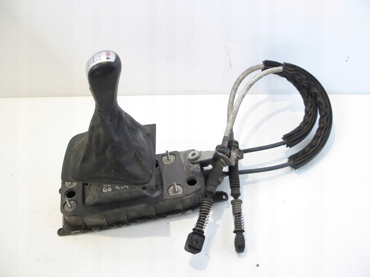 13505566556-696b44c06271a LEWAREK WYBIERAK BIEGÓW GOLF V 2.0 TDI 1K0711049BH