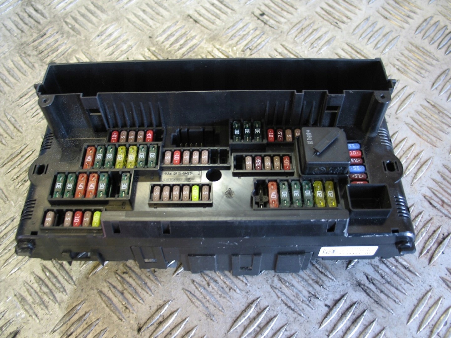 SKRZYNKA BEZPIECZNIKÓW 9234421 BMW 5 F07 GT 3.0D