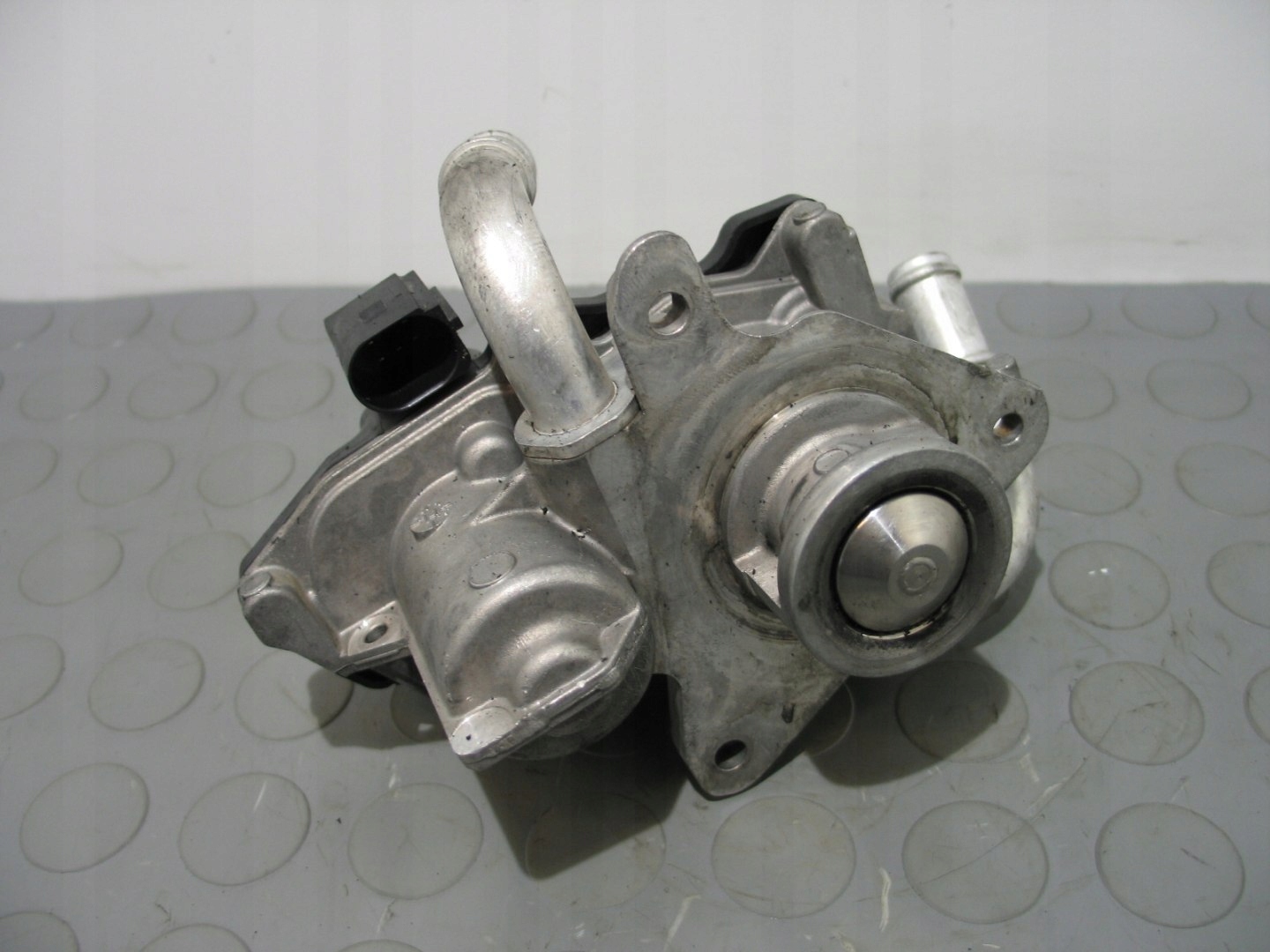 ZAWÓR EGR VW SKODA AUDI 2.0 TDI 04L131501N