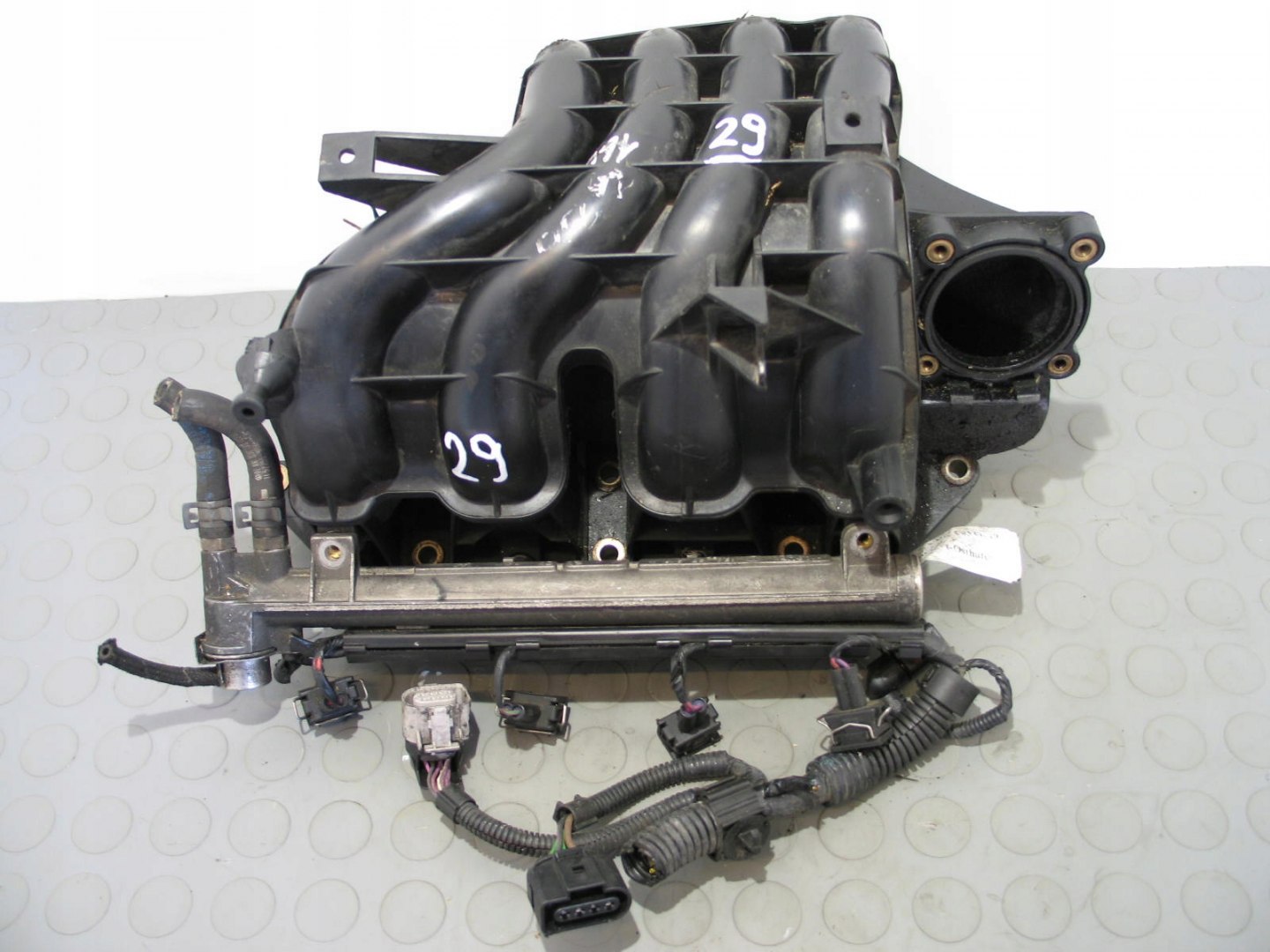 KOLEKTOR SSĄCY WTRYSKI VW AUDI GOLF 1.4 036133319