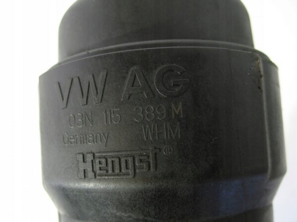 PODSTAWA FILTRA OLEJU VW SKODA 2.0 TDI 03N115389M