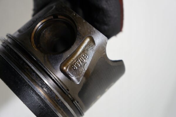 TŁOK MERCEDES W164 VITO W212 3,0 CDI 7370B 642890