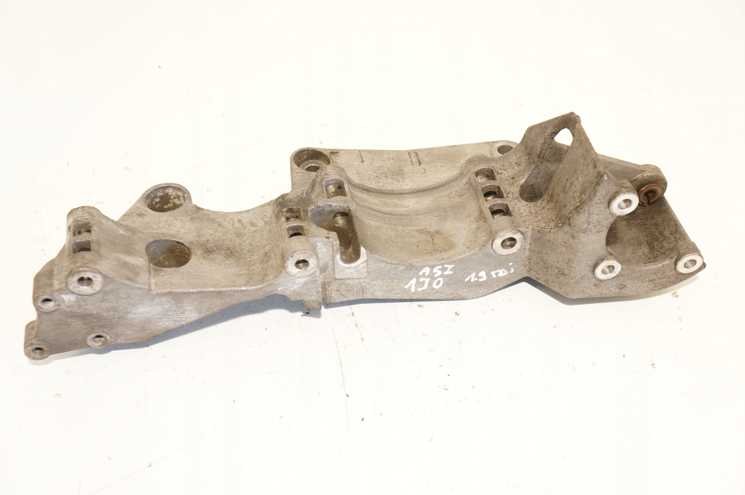 ŁAPA ALTERNATORA VW GOLF LEON 1,9 TDI 045903143C