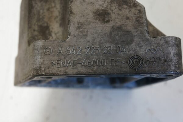 ŁAPA SILNIKA PRAWA MERCEDES 639 3,0CDI A6422232804