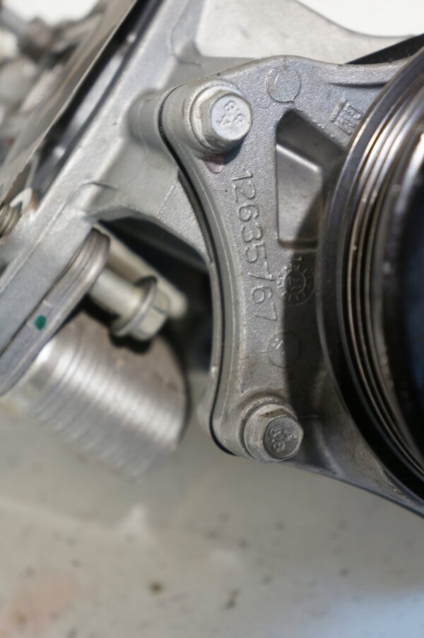 POMPA WODY OPEL ASTRA V K 1,4 T B14XFT 12641869