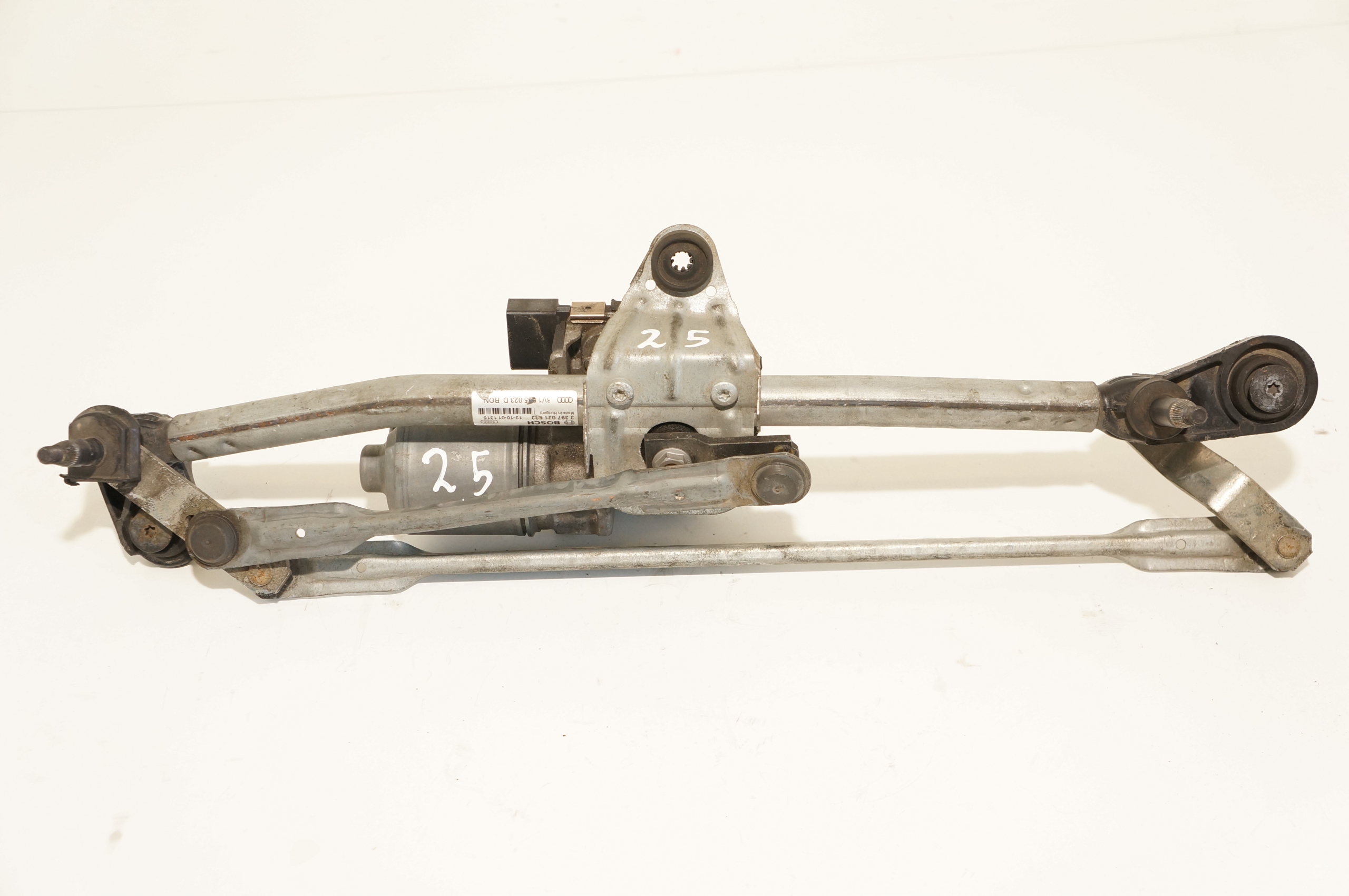 MECHANIZM WYCIERACZEK PRZÓD AUDI A3 8V 8V1955119A