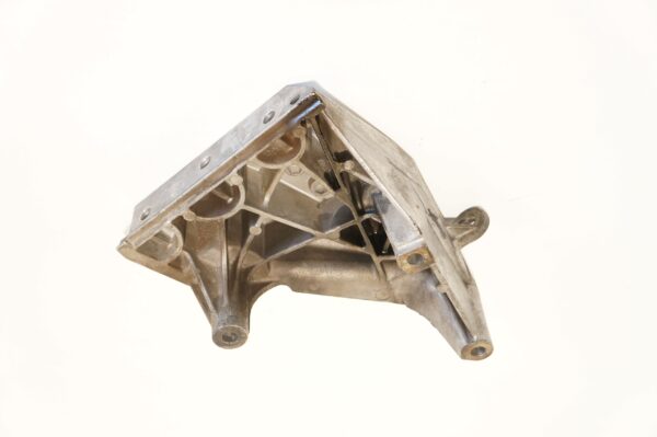 ŁAPA SILNIKA VW GOLF VI A3 1,6 TDI 03L199207A CAY