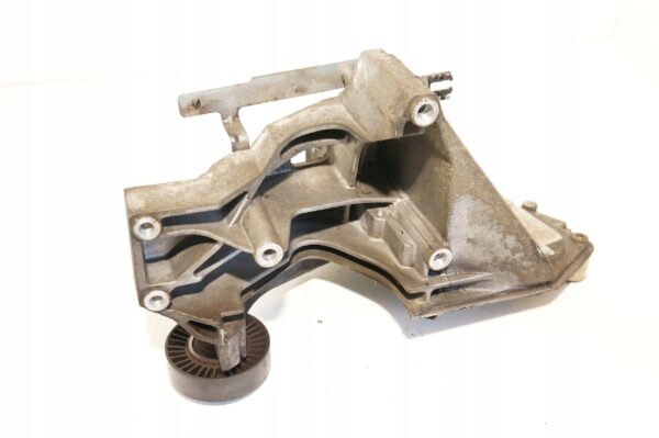 ŁAPA PODSTAWA POMPY VW CRAFTER 2,5TDI 076145167