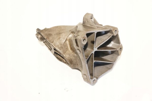 ŁAPA SILNIKA LEWA W212 W204 2,2 CDI A6512230004