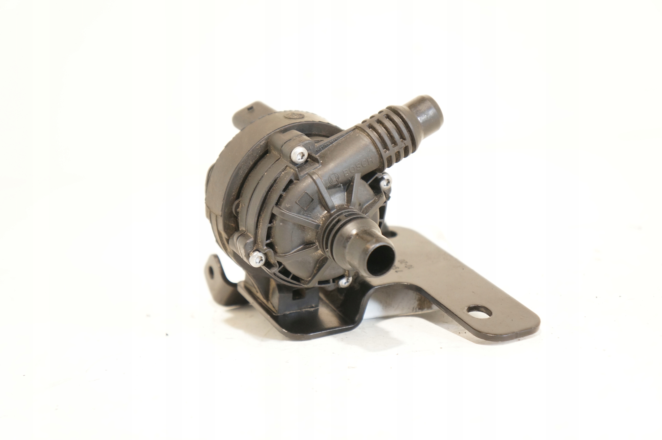 POMPKA WODY BMW F30 F20 X3 2,0iT HYBRDI 9484254