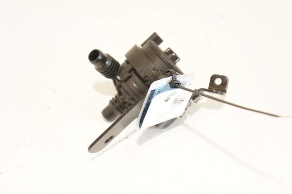 POMPKA WODY BMW F30 F20 X3 2,0iT HYBRDI 9484254