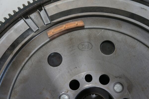 KOŁO DWUMASOWE AT EDC KADJAR 1,2 1,3TCE 123101804R