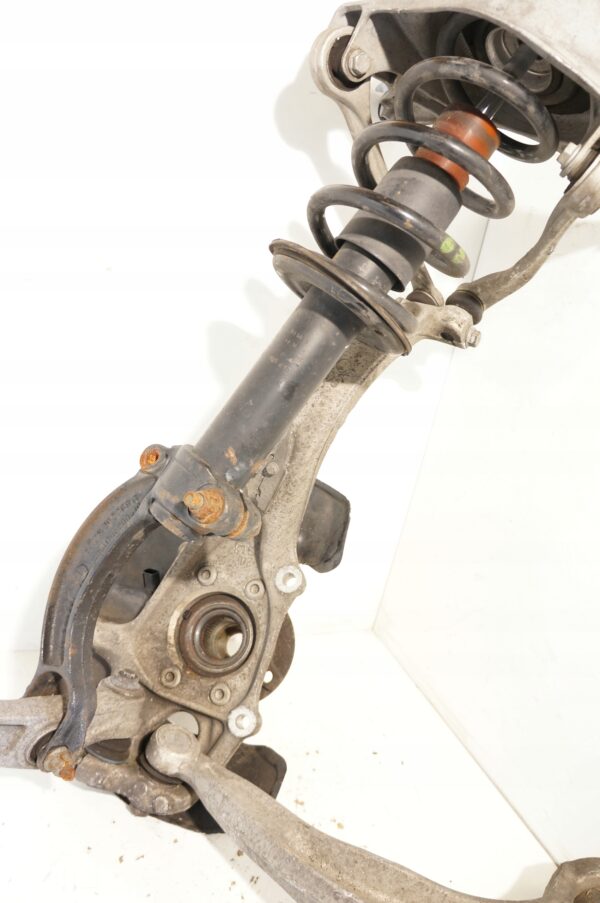 MCPHERSON ZWROTNICA PRAWA AUDI SQ5 LIFT 8R0031N