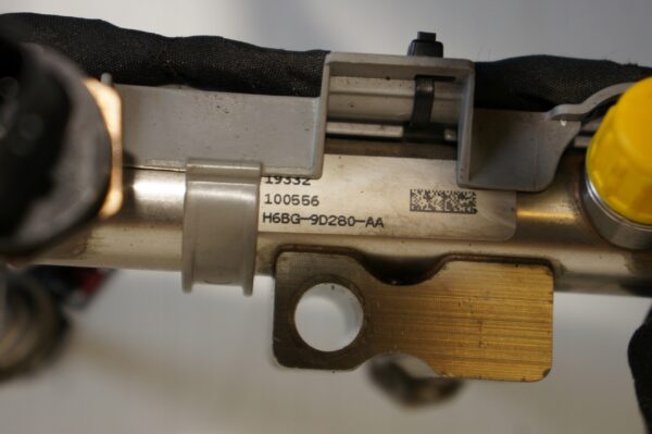 LISTWA WTRYSKOWA FIESTA MK8 1,0 ECO H6BG-9D280-AA