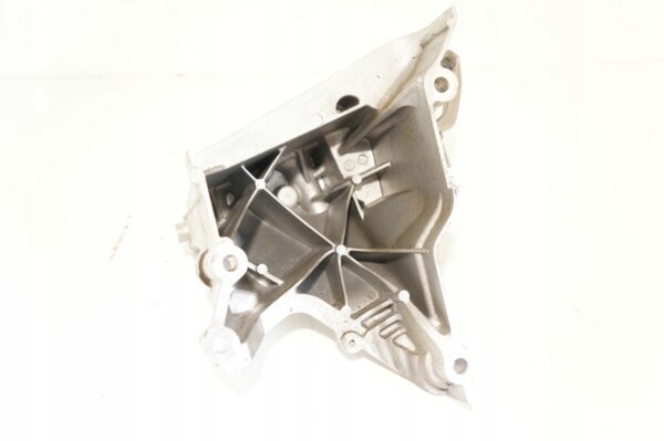 ŁAPA WSPORNIK VW POLO 2G KAROQ 1,0 TSI 04C199207BH