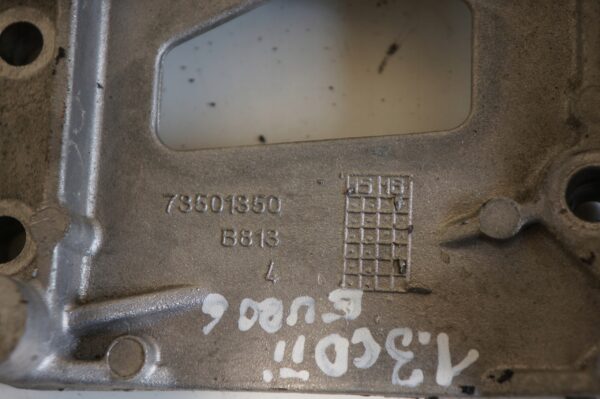 ŁAPA WSPORNIK FIAT 500 CORSA E 1,3 M-JET 73501350