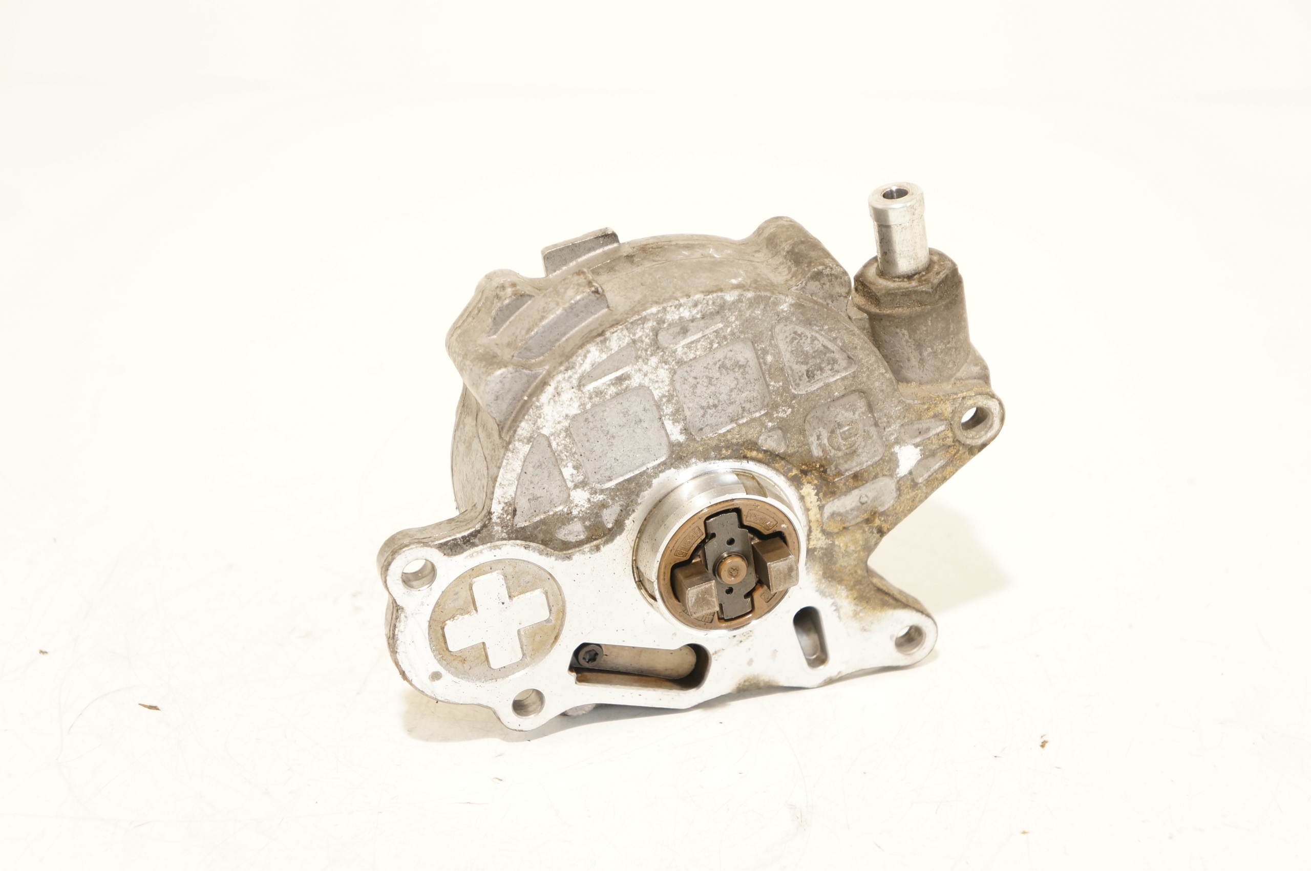 14255816322-696a9bbc30704 POMPA VACUM VW GOLF VI A3 1,6 TDI 03L145100G BOSCH