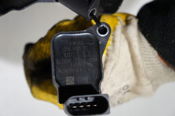 CEWKI ZAPŁONOWE VW GOLF ARONA A3 1,5 TSI 05E905110