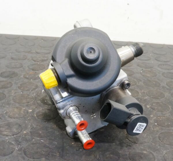 POMPA WTRYSKOWA VW GOLF VII 1,6 2,0 TDI 04L130755D 0445010537