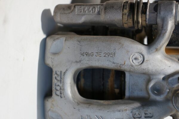 ZWROTNICA ZACISK PRAWY TYŁ CITROEN C4 III DS3 II CORSA F 1,2 THP 9842295180