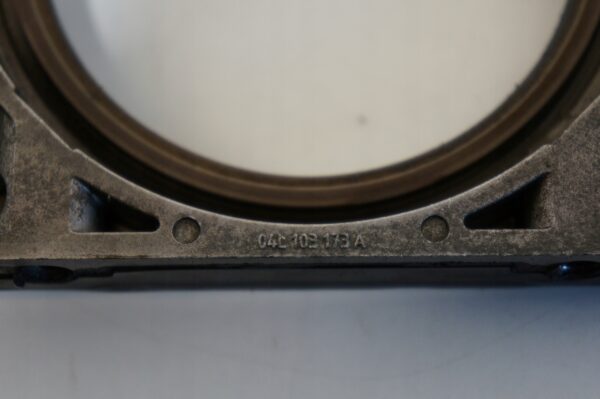 USZCZELNIACZ WAŁU VW GOLF A4 B8 TIGUAN A3 1,6 2,0 TDI CLH CNH 04L103173A