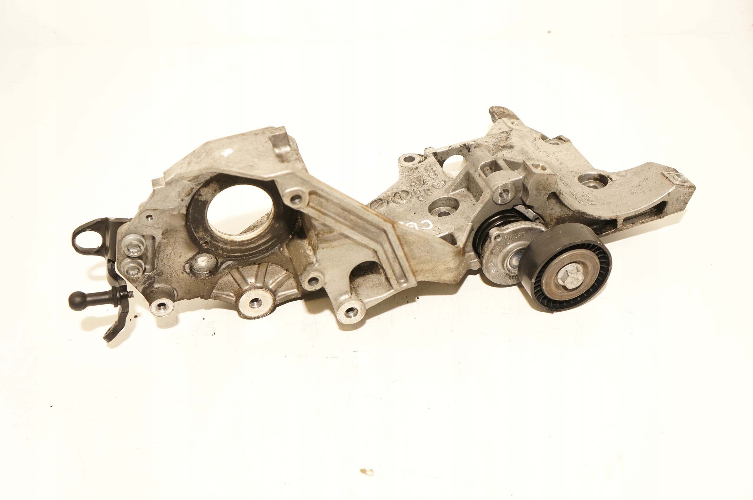 ŁAPA ALTERNATORA VW AUDI A4 B8 A5 PASSAT B7 2,0 TDI CAG CBD 03L903143D